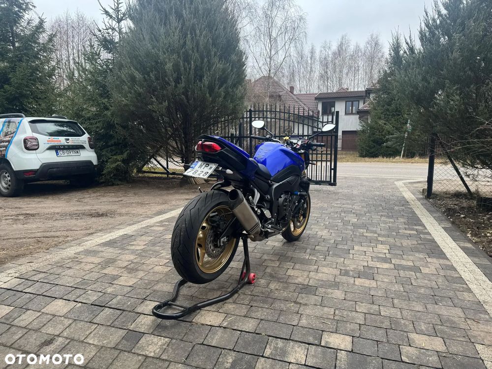 Yamaha FZ8 - 7