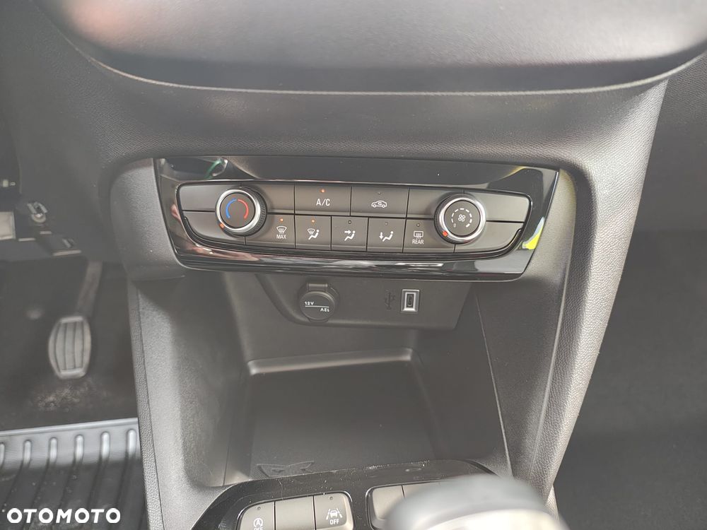 Opel Corsa 1.2 T Edition S&S - 8