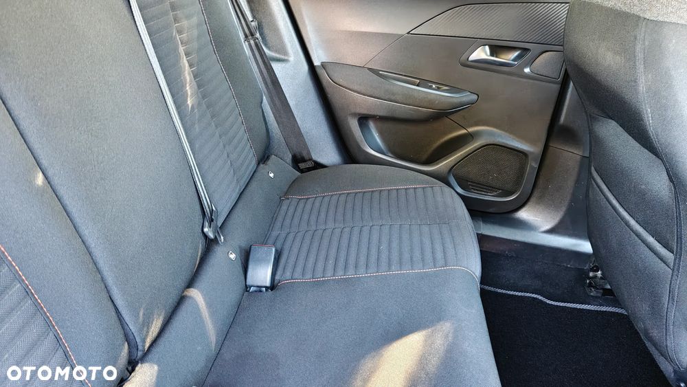 Peugeot 2008 - 11