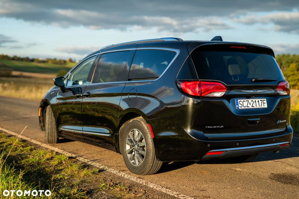 Chrysler Pacifica - 8