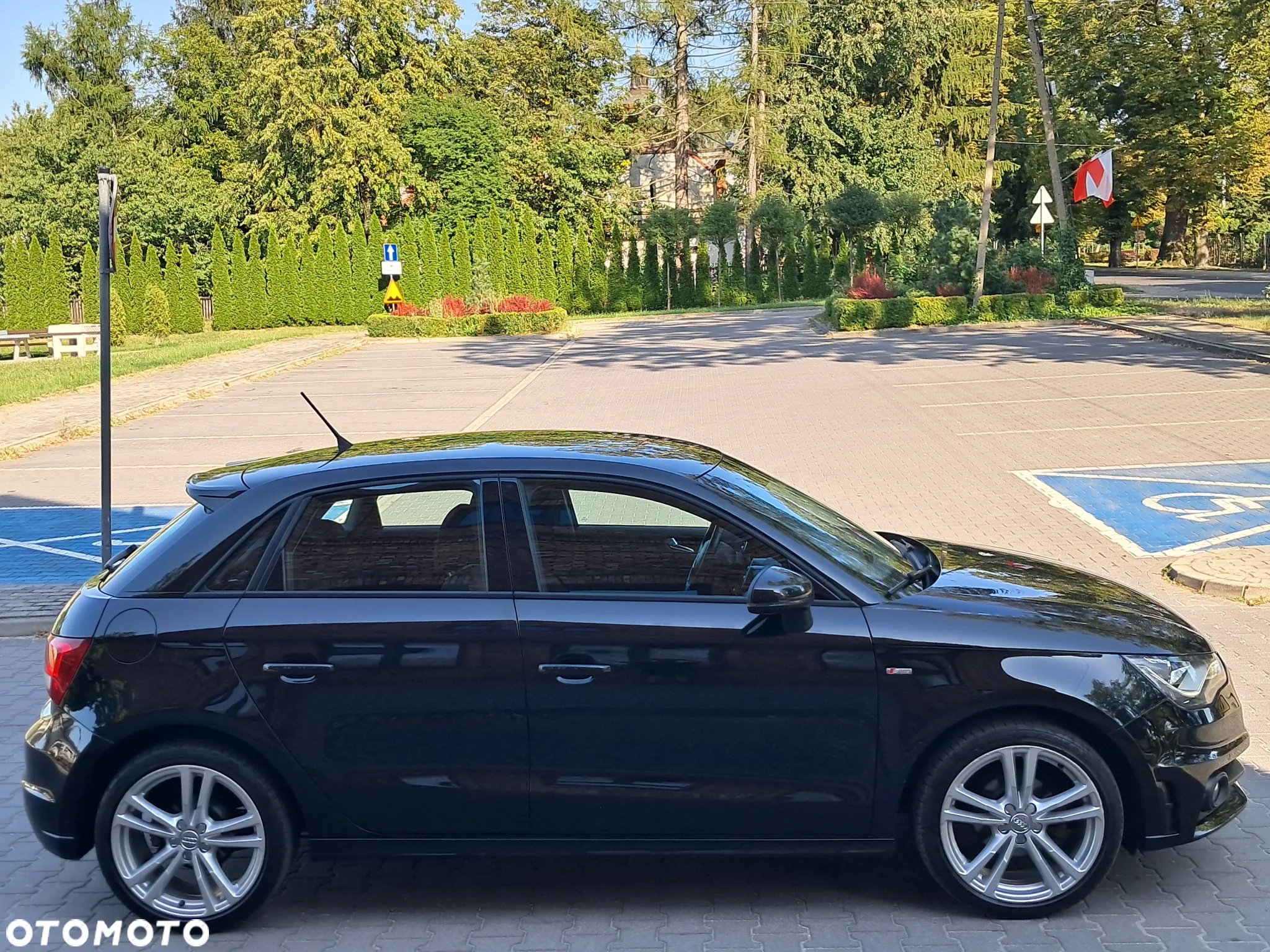 Audi A1 Sportback 1.6 TDI S line Sportpaket - 13
