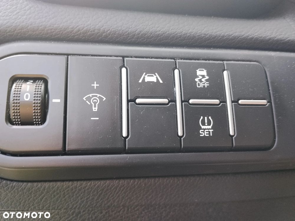 Kia Ceed - 10