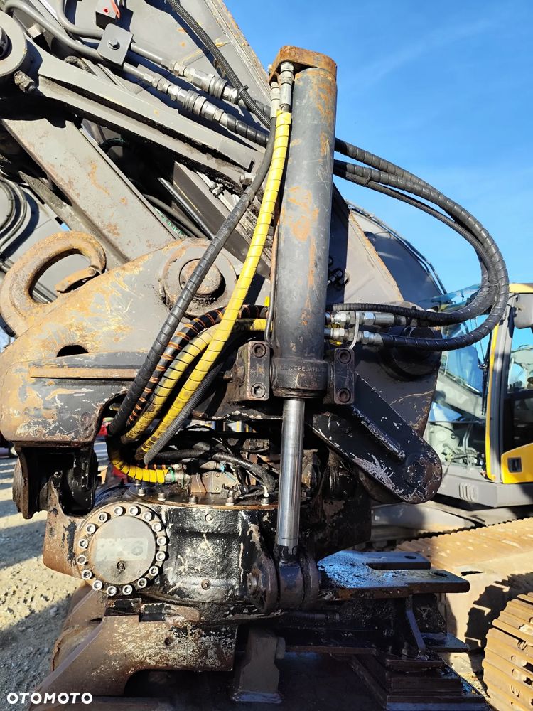 Volvo EC 210 CL - 13