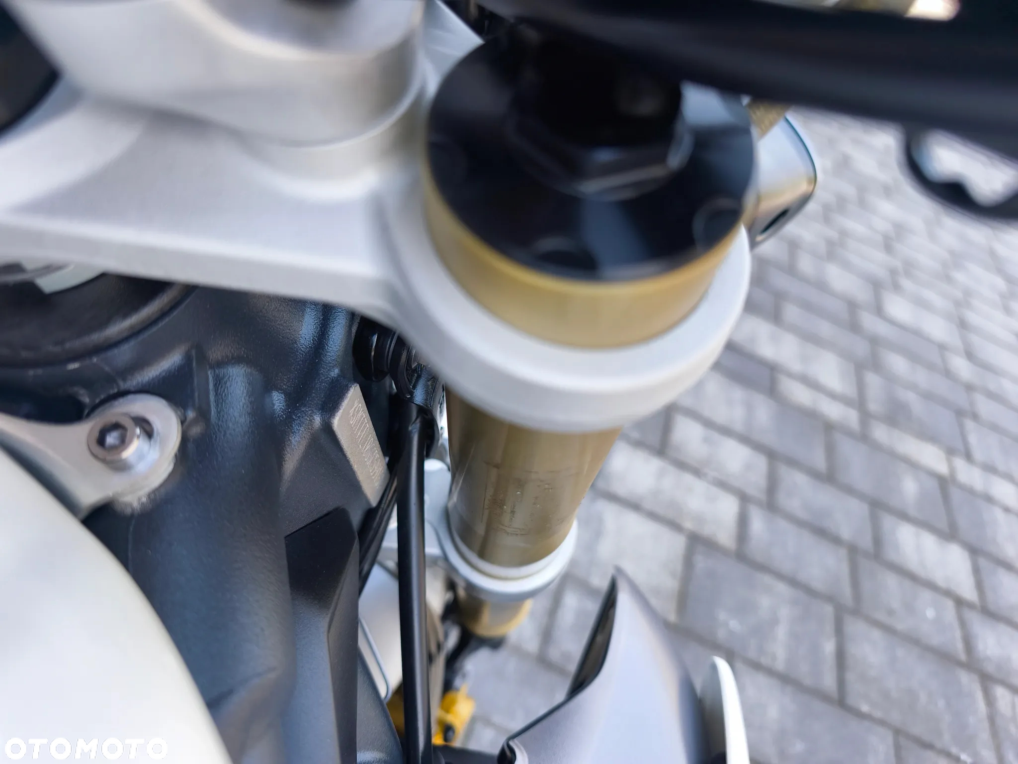Triumph Street Triple - 16