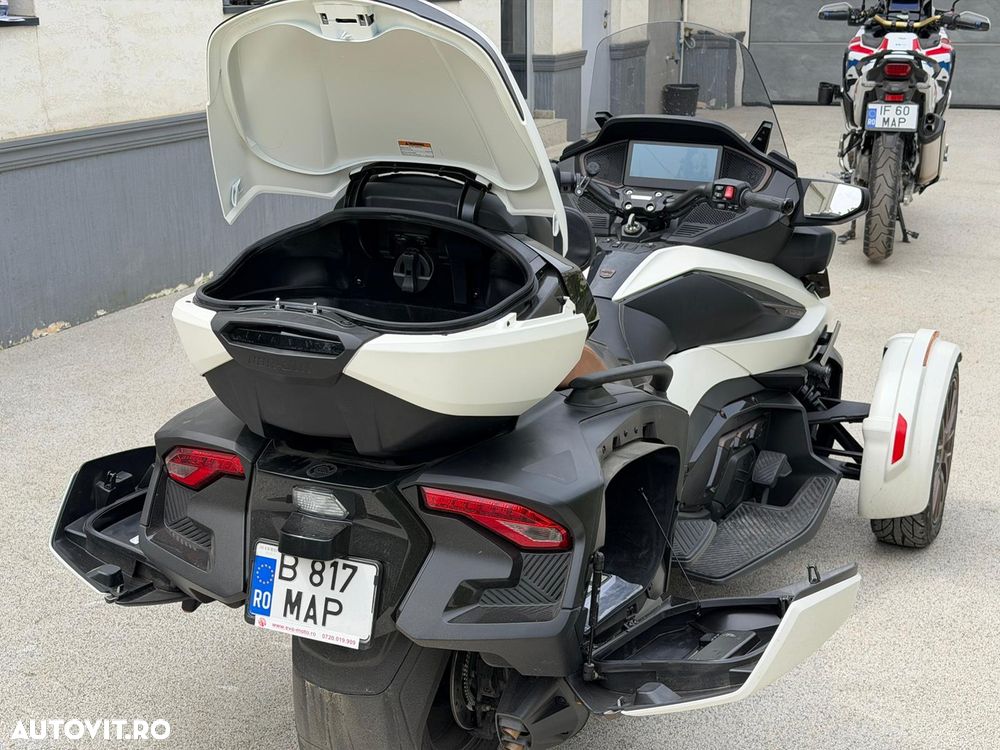 Can-Am Spyder - 11