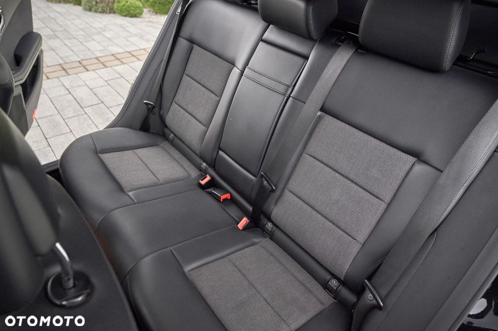 Mercedes-Benz Klasa E - 26