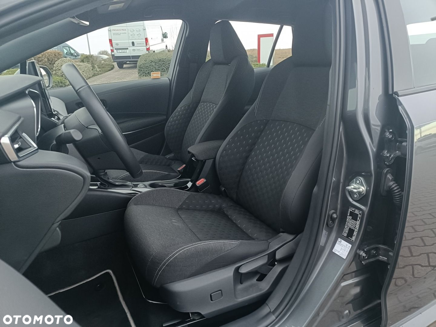 Toyota Corolla 1.8 Hybrid Comfort - 16