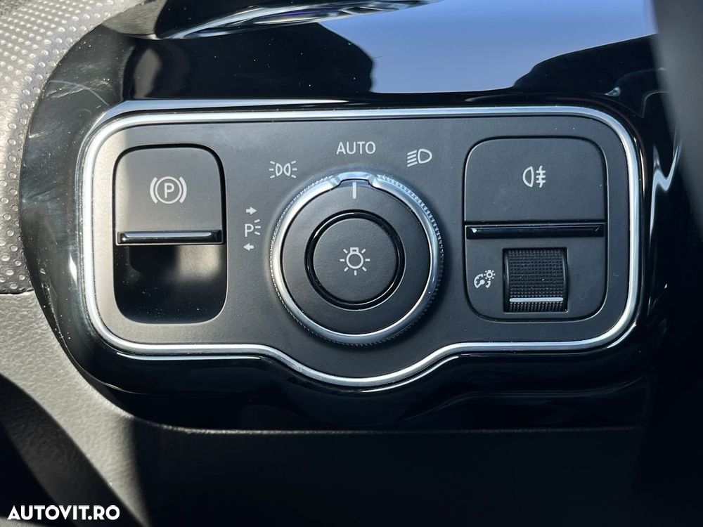 Mercedes-Benz A 200 7G-DCT AMG Line - 19