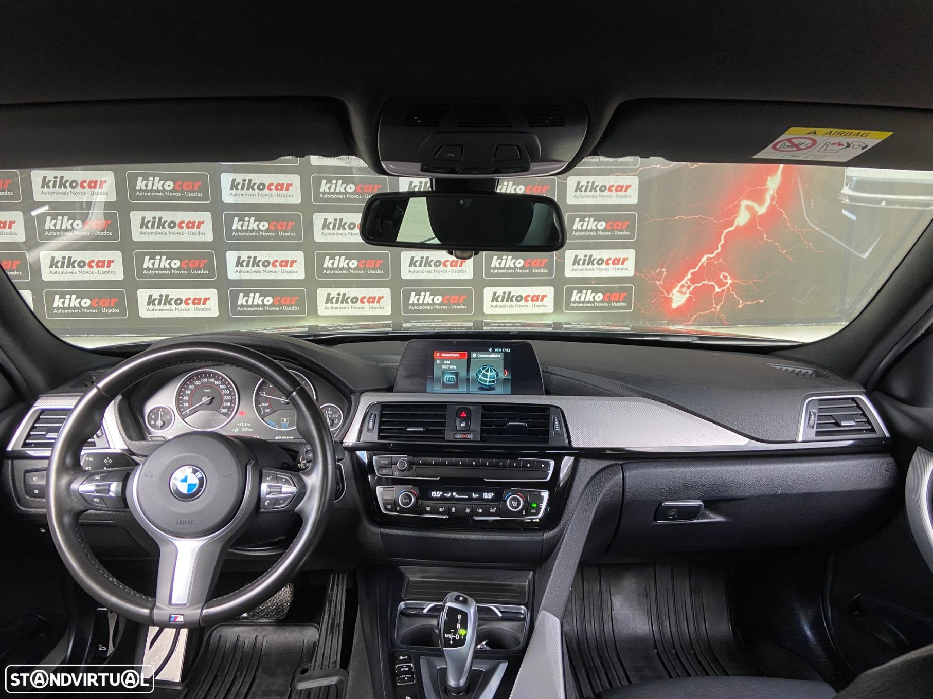 BMW 330 e iPerformance Pack M - 22