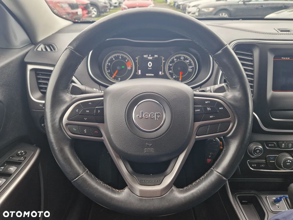 Jeep Cherokee - 15
