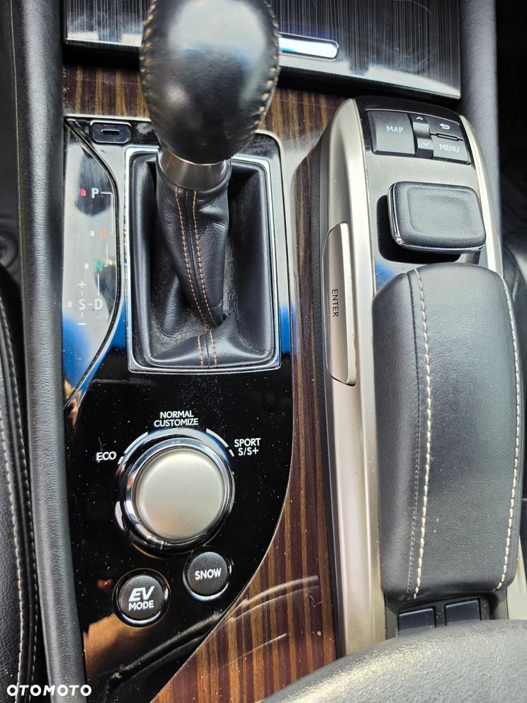 Lexus GS 300h Elegance - 24