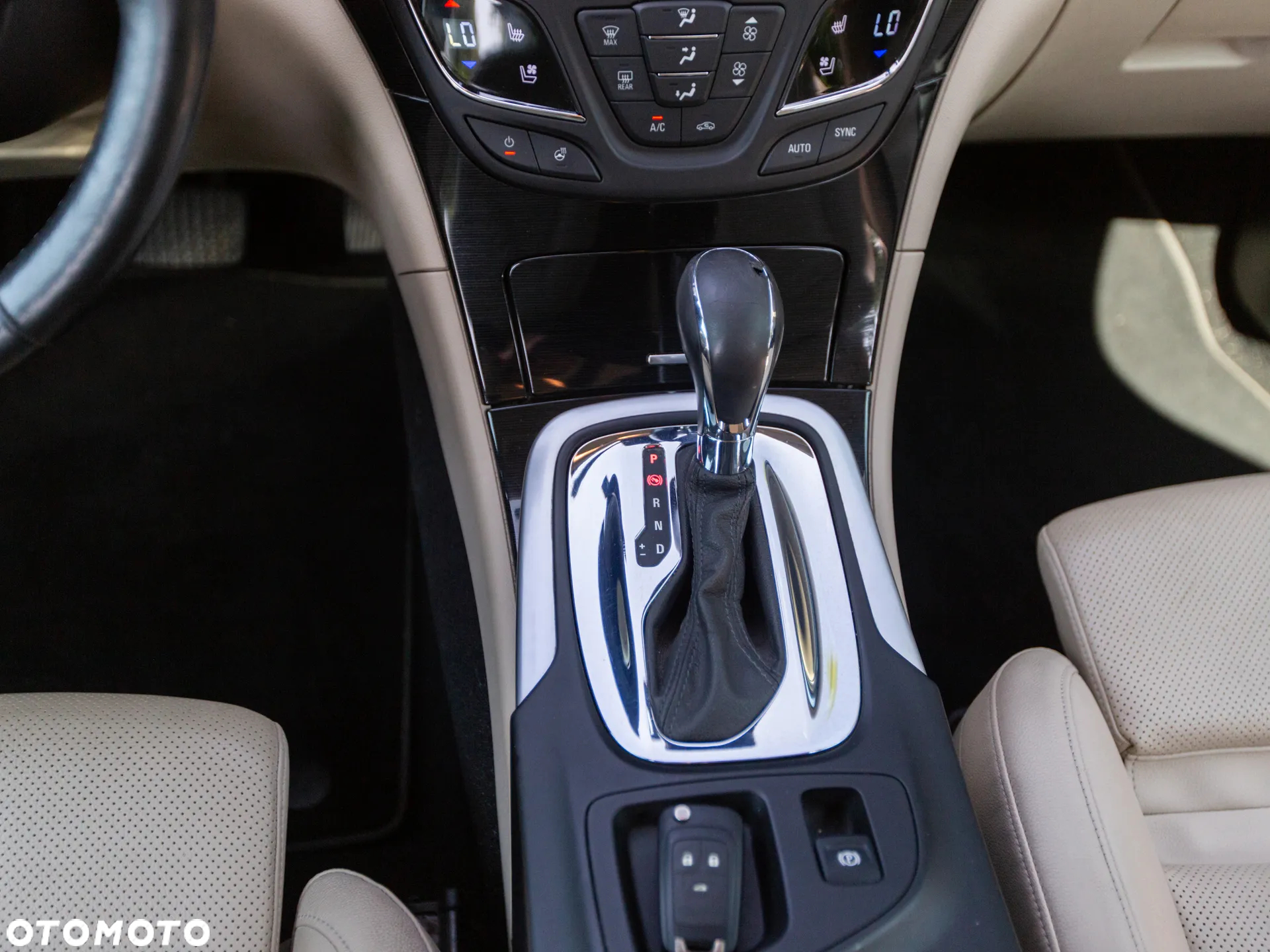 Opel Insignia 2.0 ECOTEC DI Turbo 4x4 Business Innovation - 24