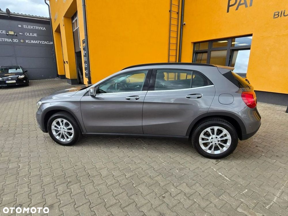Mercedes-Benz GLA - 4