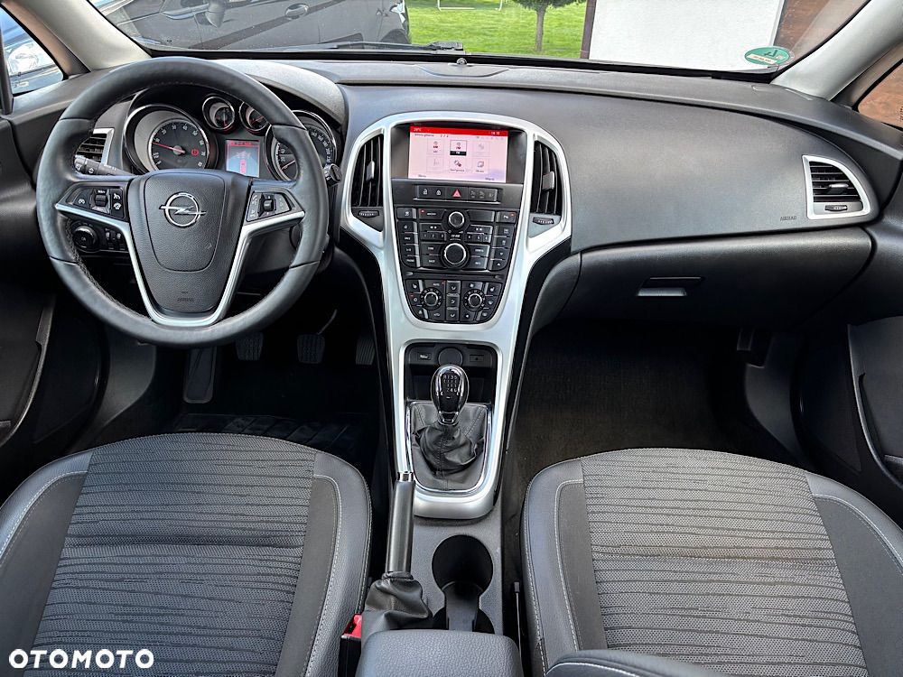Opel Astra IV 1.4 T Cosmo - 35