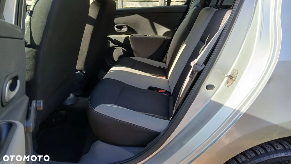Renault Clio 1.2 16V 75 Dynamique - 18