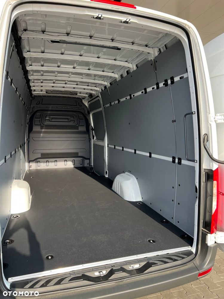 Mercedes-Benz Sprinter 319 CDI KA OM654 - 8