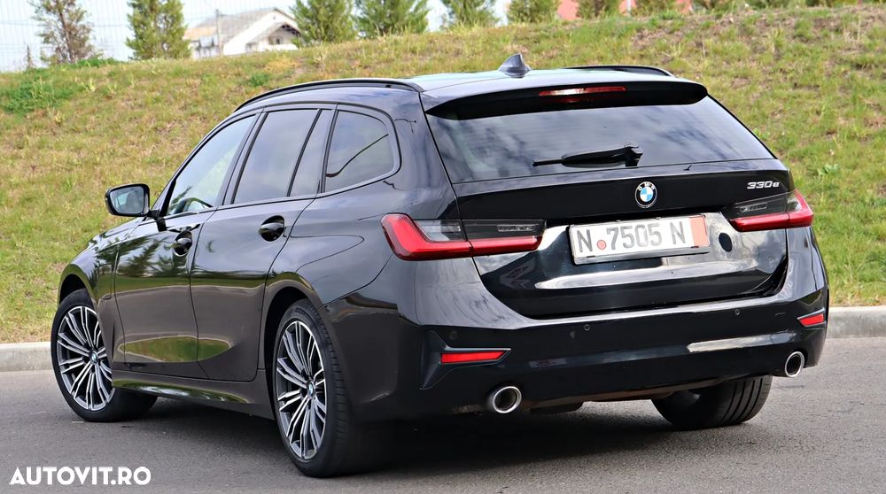 BMW Seria 3 330e Touring Aut. Luxury Line - 9
