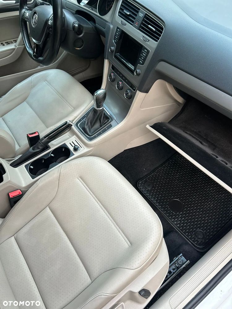 Volkswagen Golf - 16