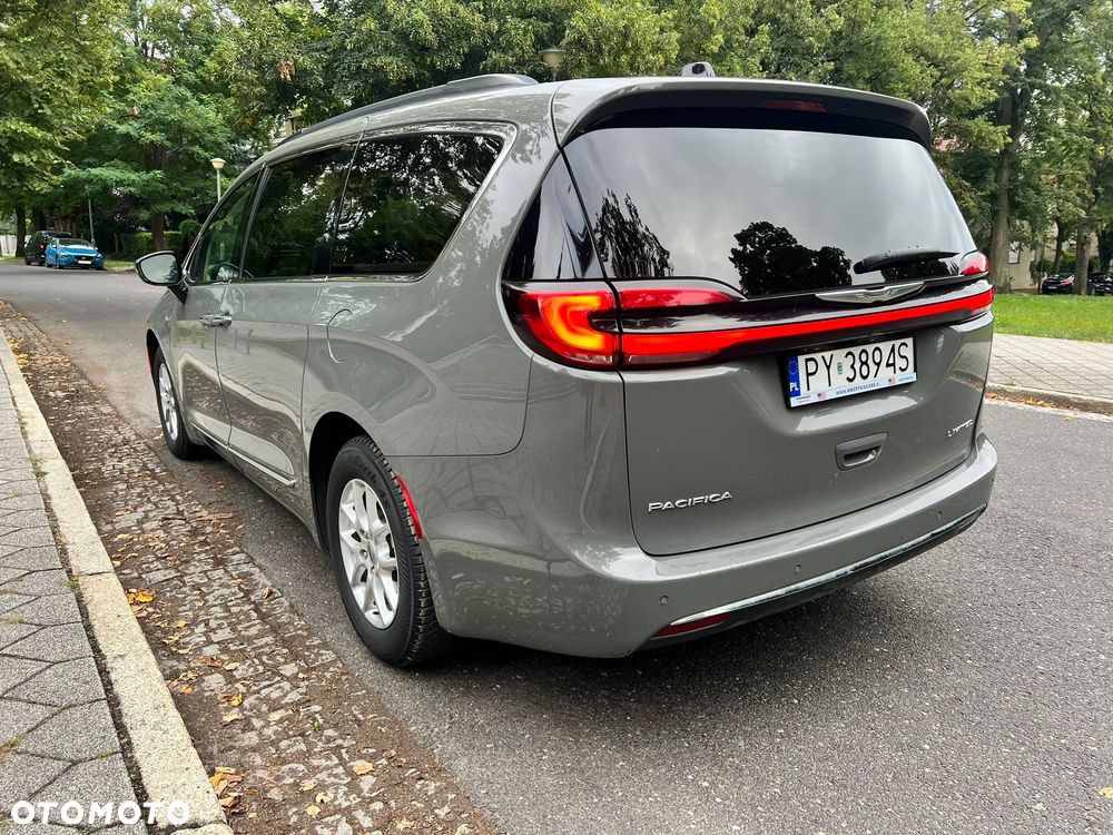 Chrysler Pacifica - 8