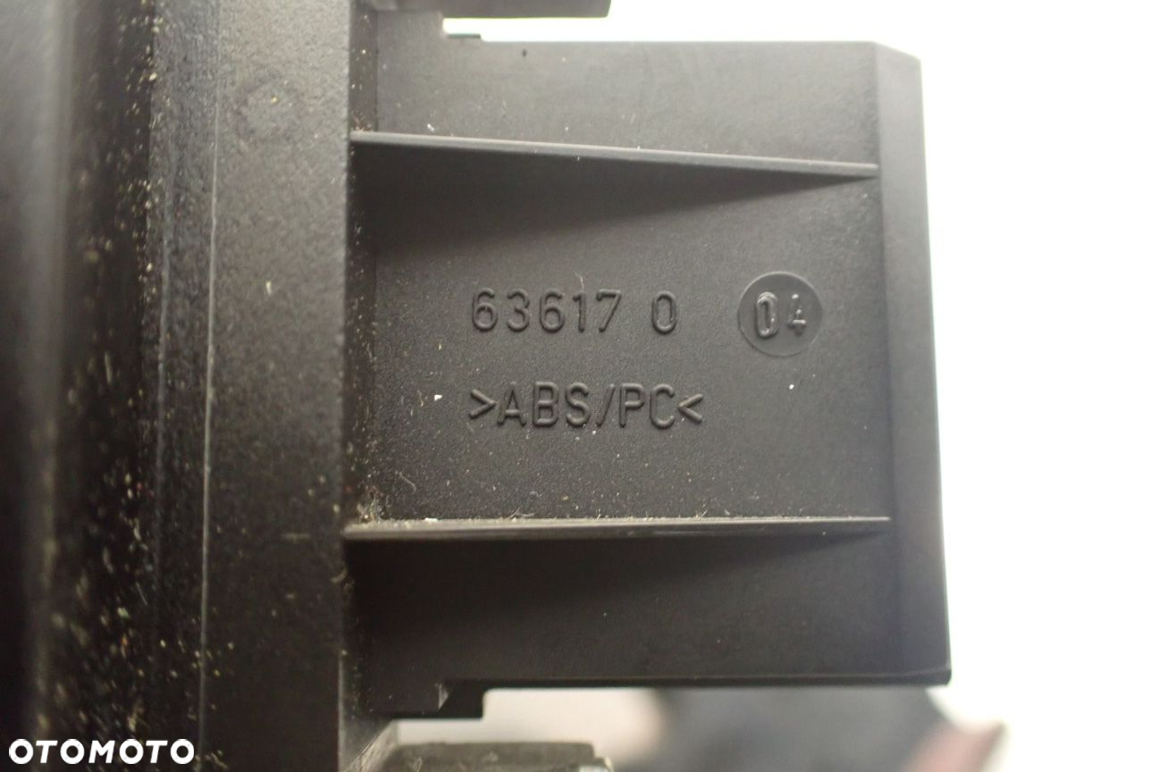 PRZEŁĄCZNIKSTEROWANIA FOTELA PRAWY PRZÓD VOLKSWAGEN TOUAREG 5.0 7L6959766B - 5