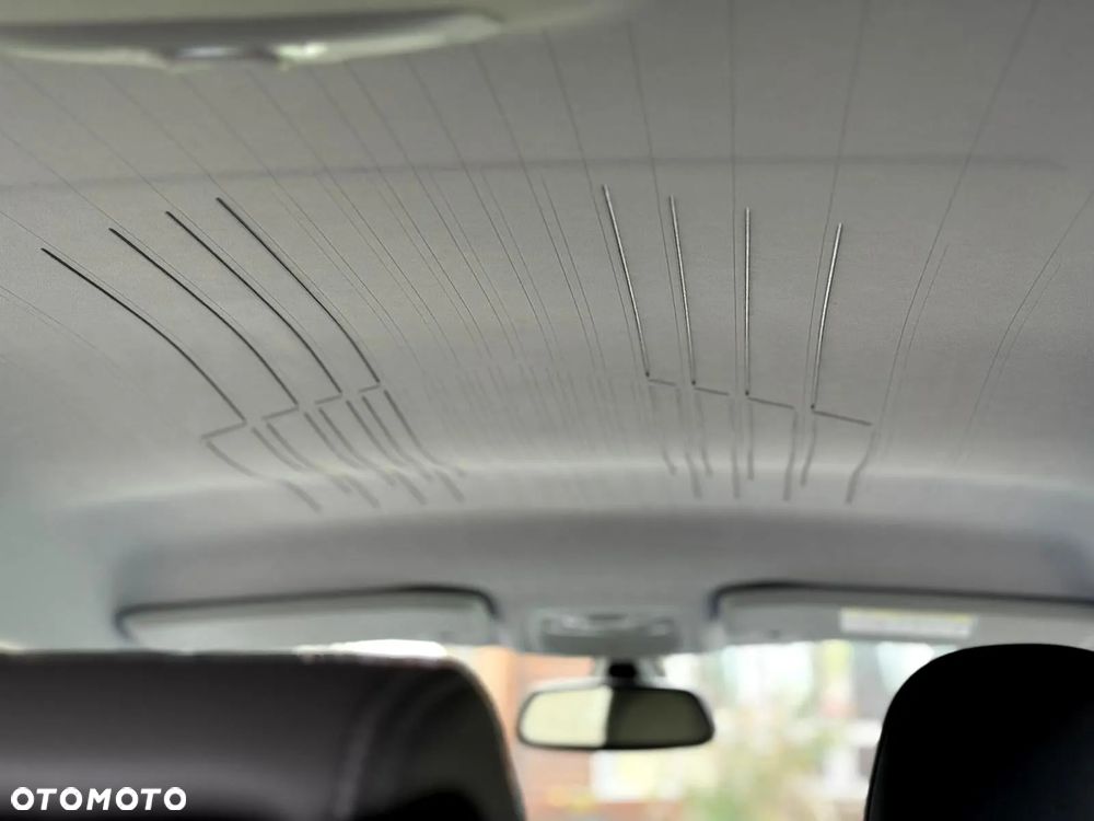 Peugeot 2008 1.2 Pure Tech Style S&S - 24