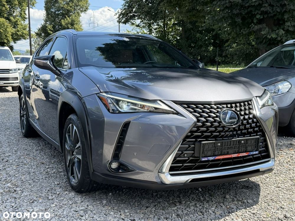 Lexus UX - 3