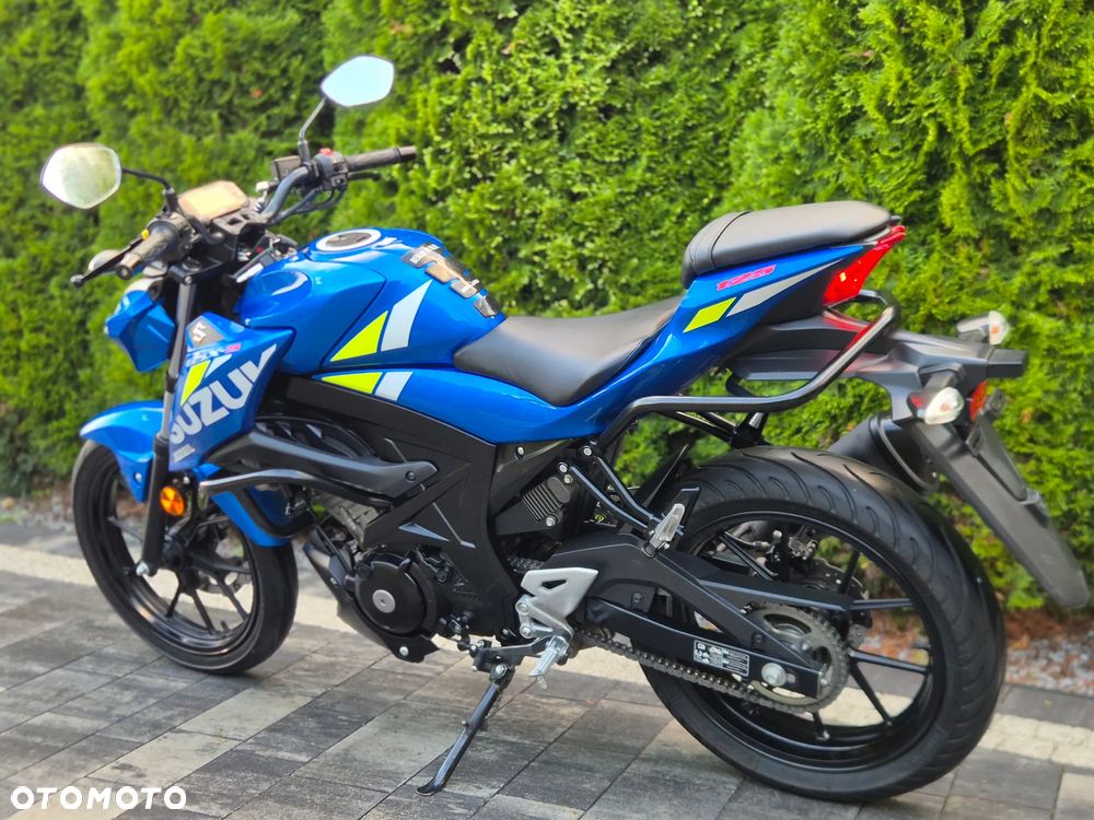 Suzuki GSX - 6