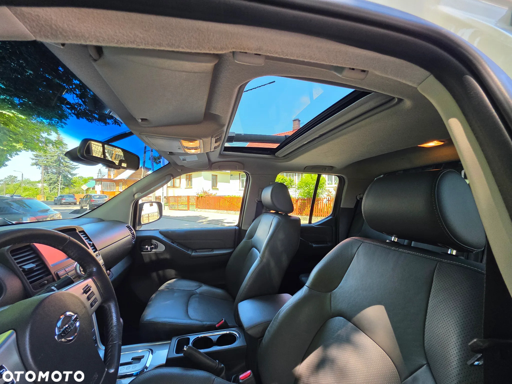 Nissan Navara 2.5 D LE Long EU5 - 12