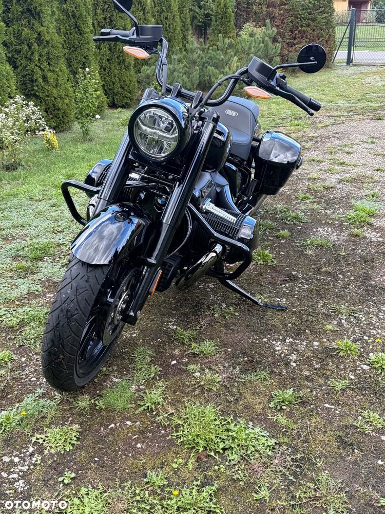 BMW R - 1