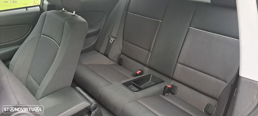 BMW 118 d DPF Edition Sport - 9