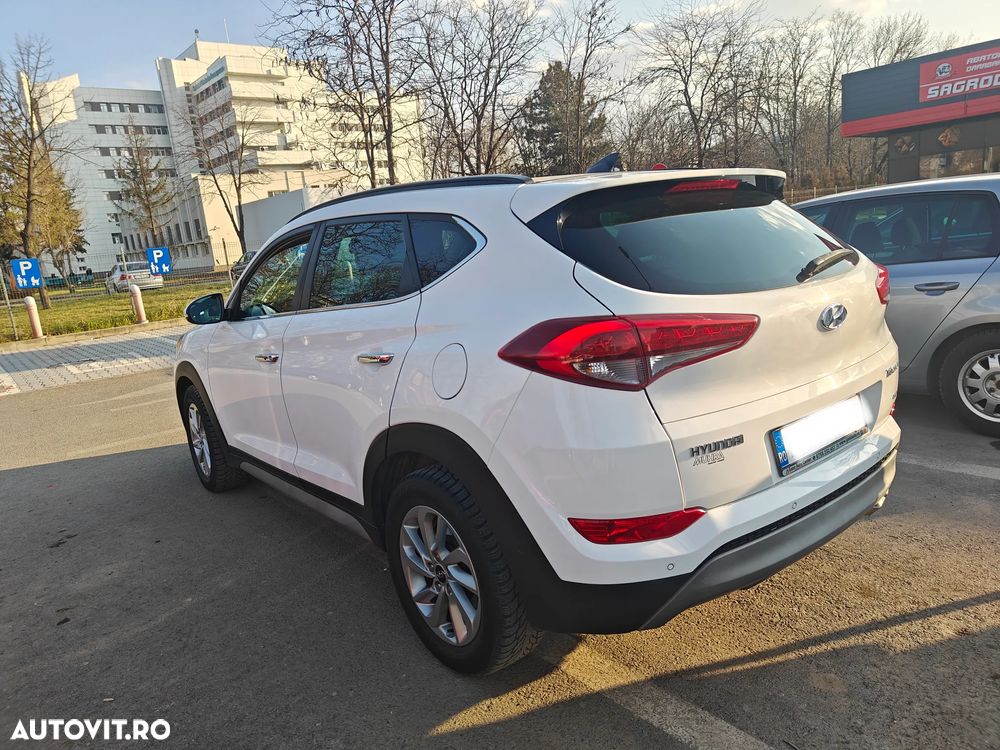 Hyundai Tucson 2.0 CRDI 4WD Automatik Premium - 11
