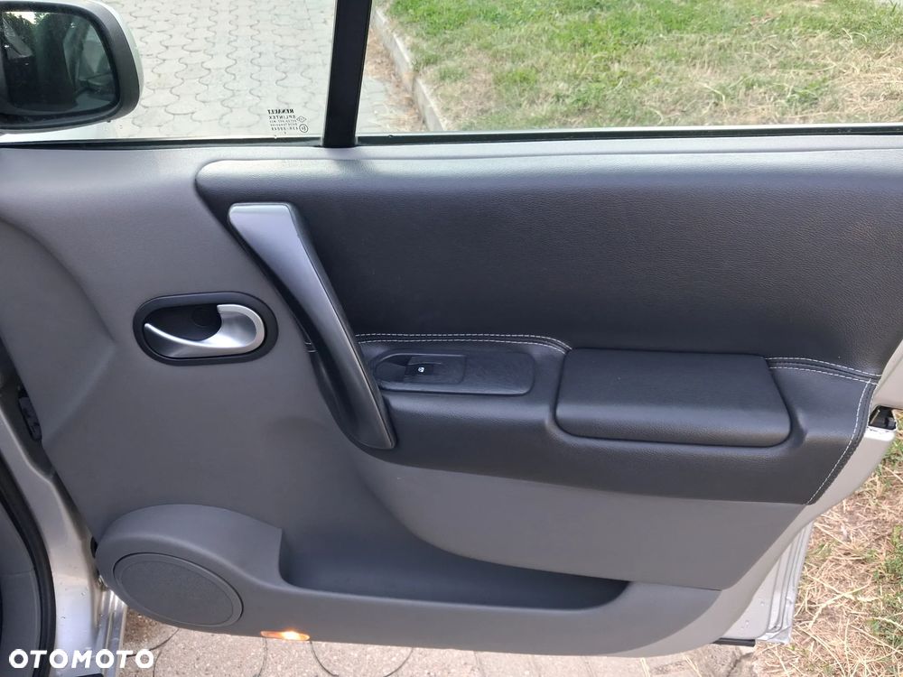 Renault Scenic 1.9 dCi Confort Expression - 21