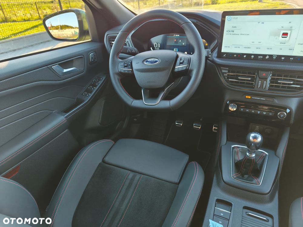 Ford Kuga 1.5 EcoBoost FWD ST-Line X - 13