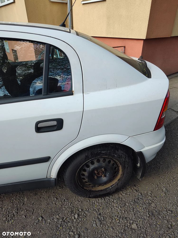 Opel Astra 1.4 - 8