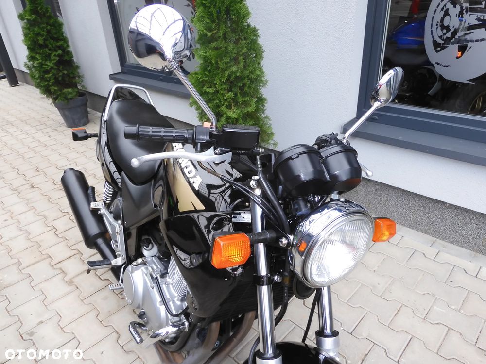 Honda CB - 3