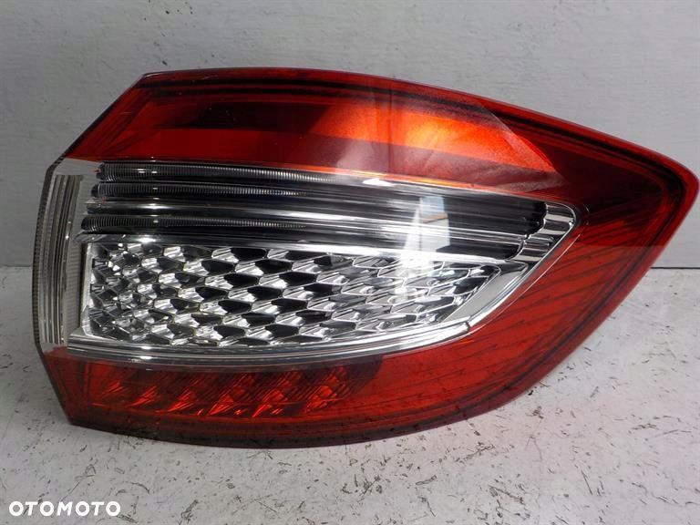FORD MONDEO IV MK4 KOMBI LIFT LAMPA PRAWA TYŁ TYLNA - 1