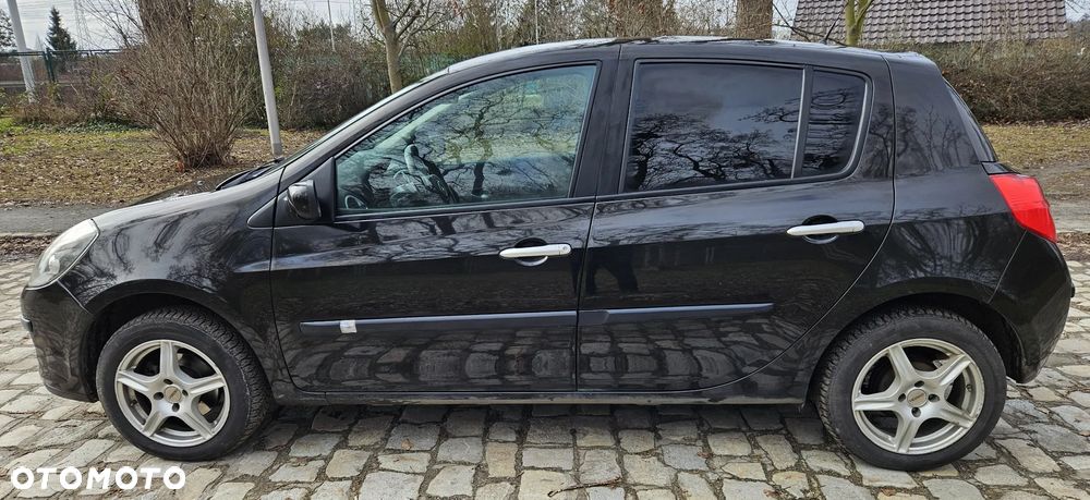 Renault Clio 1.2 16V Emotion - 8