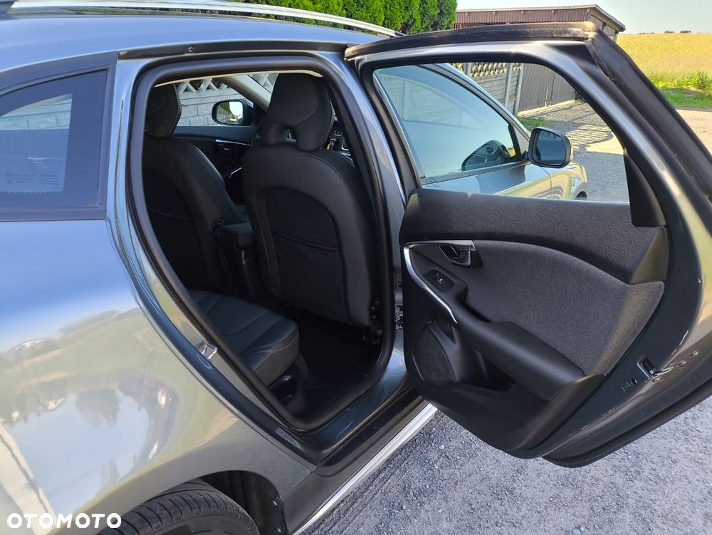Volvo V40 D3 Momentum - 25