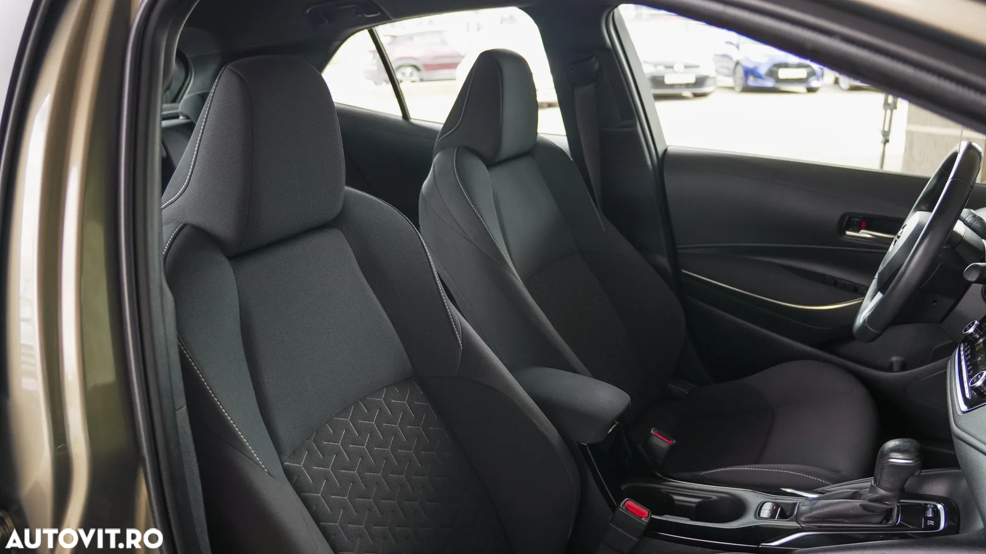 Toyota Corolla 1.8 Hybrid - 23