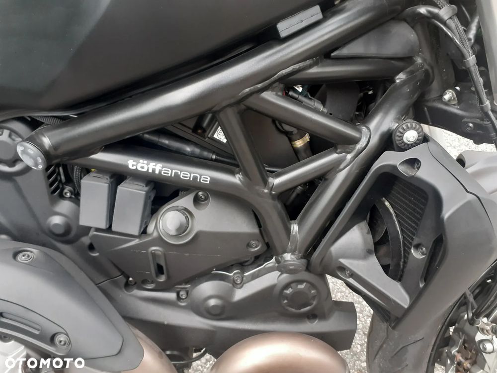 Ducati Monster - 4