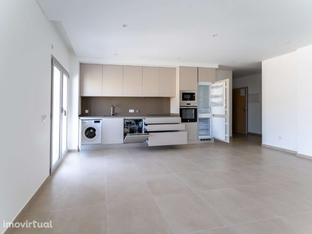 Apartamento T3 junto ao mercado- 200 mts da praia - Grande imagem: 2/63