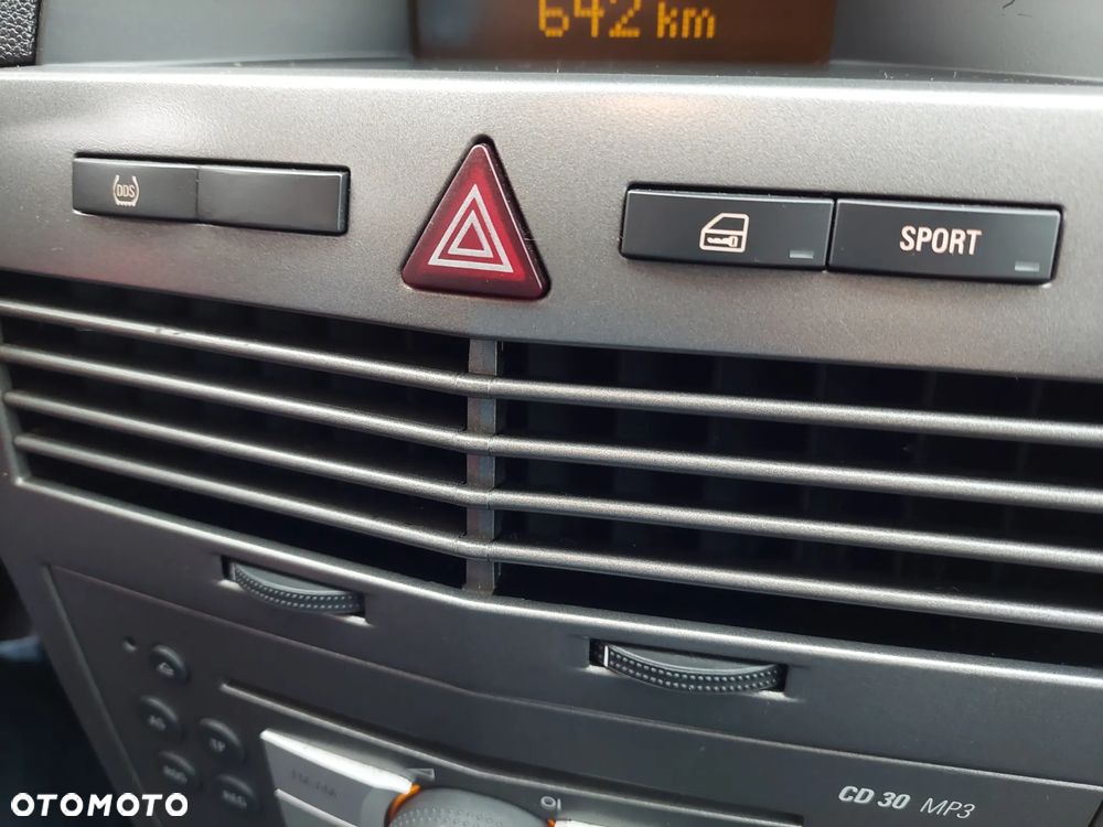 Opel Astra 1.6 Sport Easytronic - 12