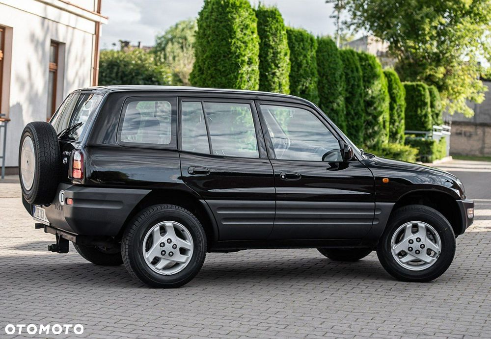 Toyota RAV4 2.0 GLi - 18