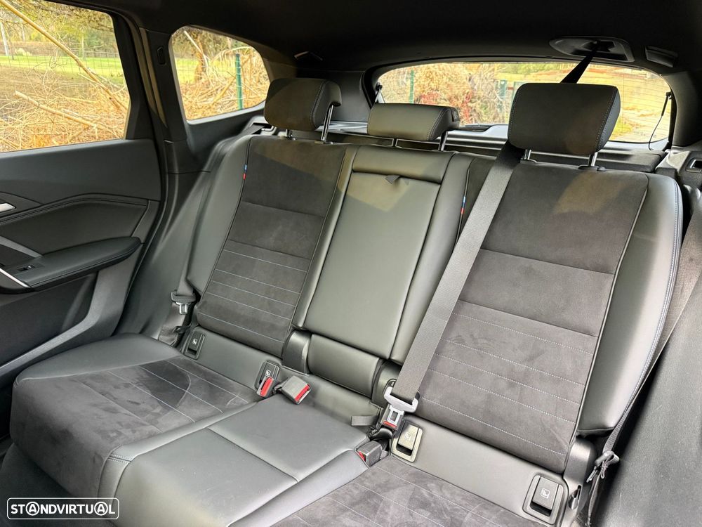 BMW iX1 eDrive20 Pack Desportivo M - 28