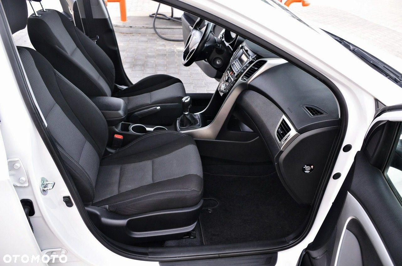 Hyundai i30 - 24