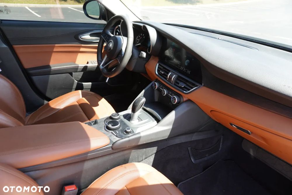 Alfa Romeo Giulia - 13