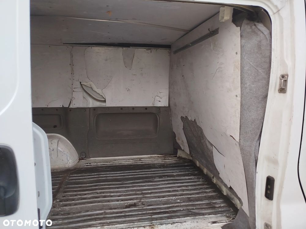 Renault Trafic - 12