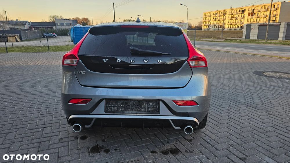 Volvo V40 D2 Drive-E R-Design Momentum - 4