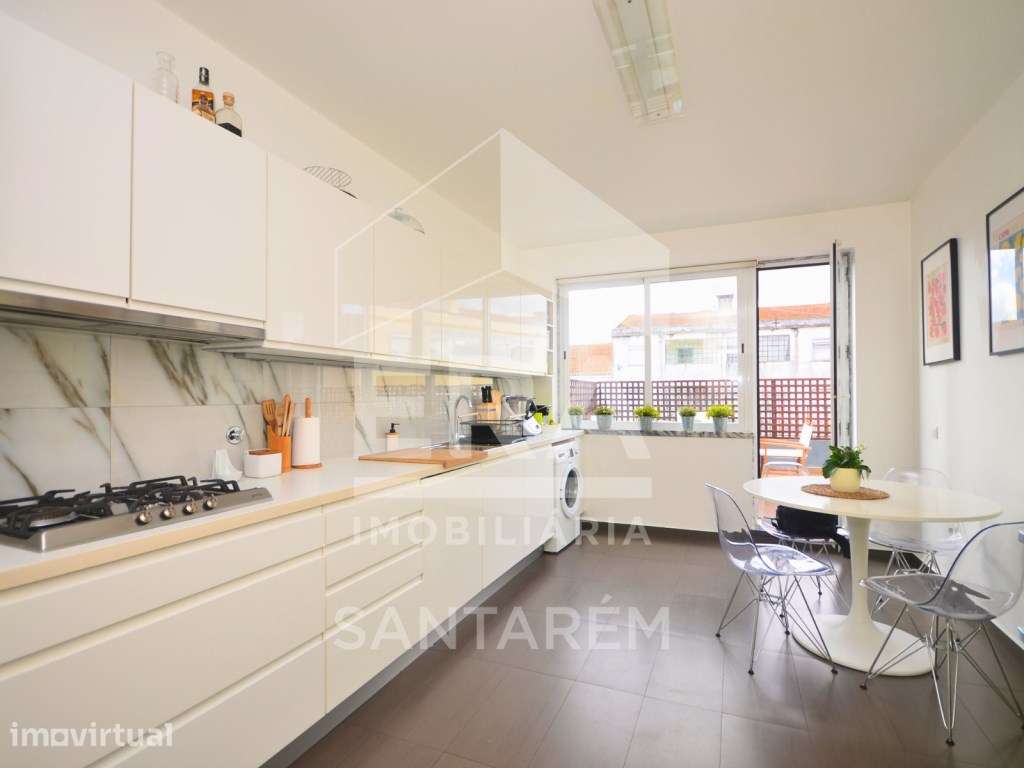 Dois Apartamentos Remodelados num T4 - Grande imagem: 4/20
