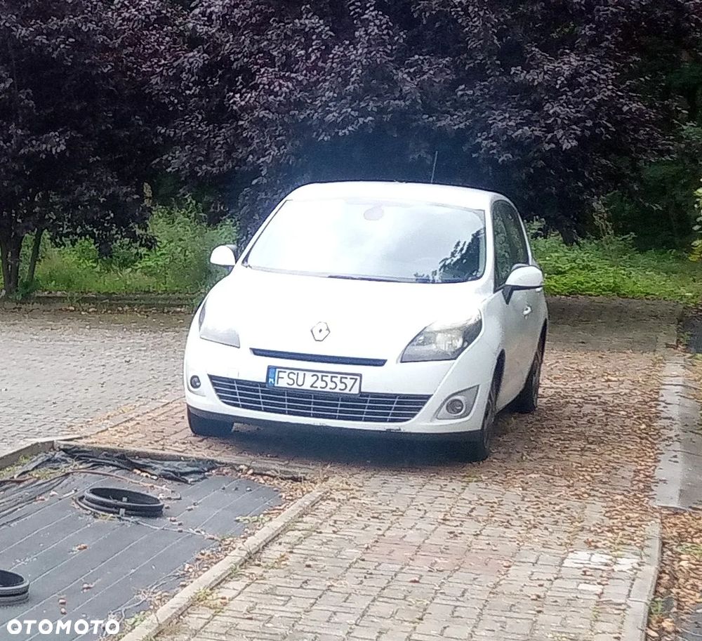 Renault Grand Scenic - 1